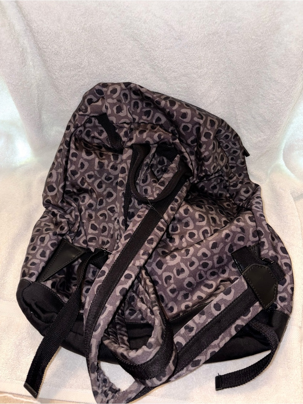 Gucci Gray Leopard Print Backpack Authentic - Picture 3 of 5